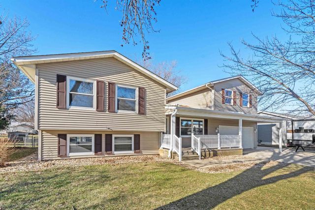 860 Juniper Drive, Waterloo, IA 50702