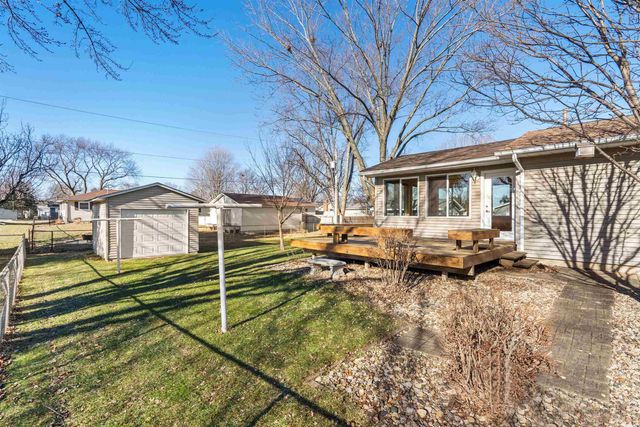 860 Juniper Drive, Waterloo, IA 50702