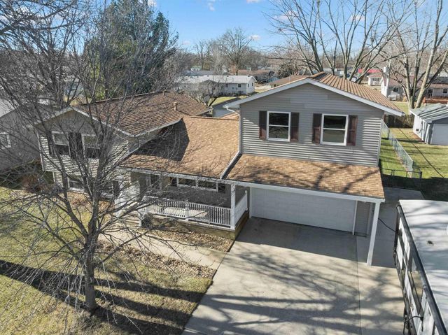 860 Juniper Drive, Waterloo, IA 50702