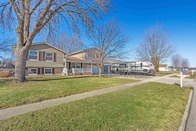 860 Juniper Drive, Waterloo, IA 50702
