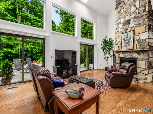 5 Dry River Court, Redding, CT 06896