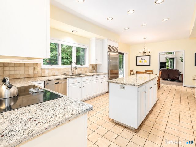 5 Dry River Court, Redding, CT 06896