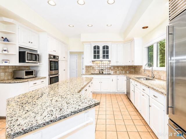 5 Dry River Court, Redding, CT 06896