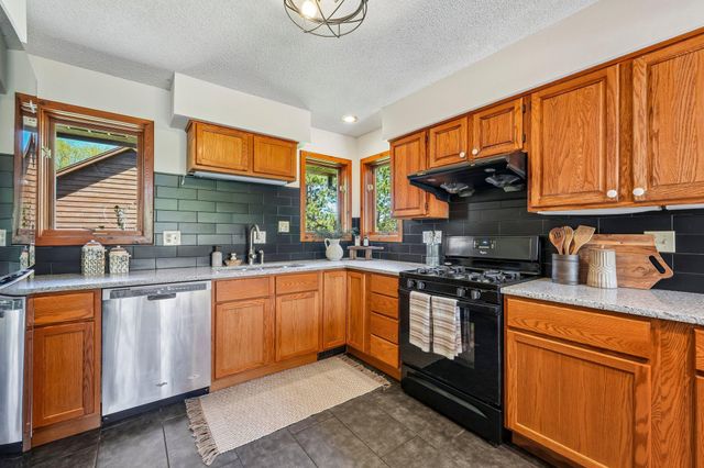 9040 152nd Street N, Hugo, MN 55038