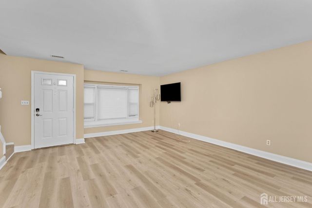 127 Baron Lane, East Brunswick, NJ 08816