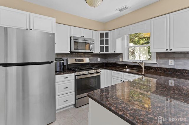 127 Baron Lane, East Brunswick, NJ 08816