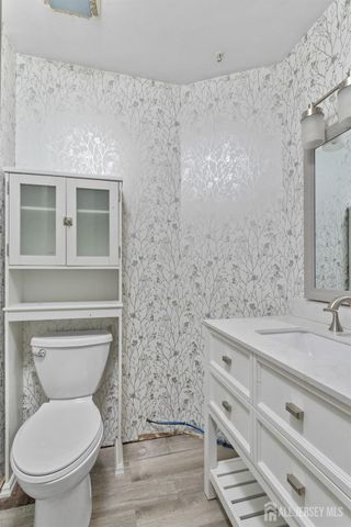 127 Baron Lane, East Brunswick, NJ 08816