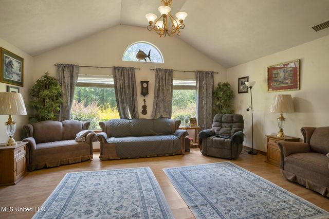 109 Charwood Drive, Poplarville, MS 39470