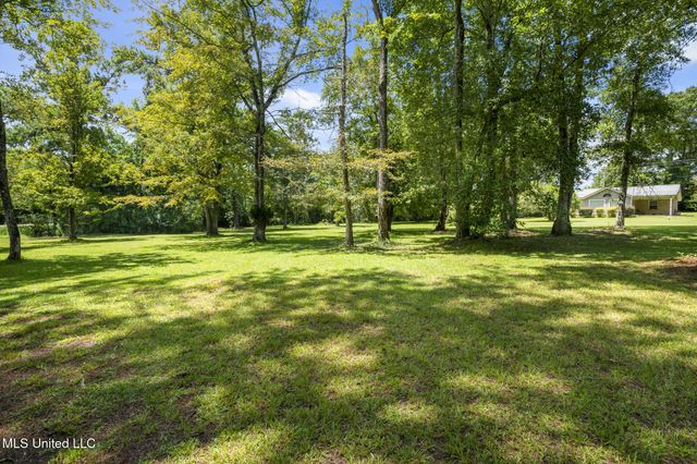 109 Charwood Drive, Poplarville, MS 39470