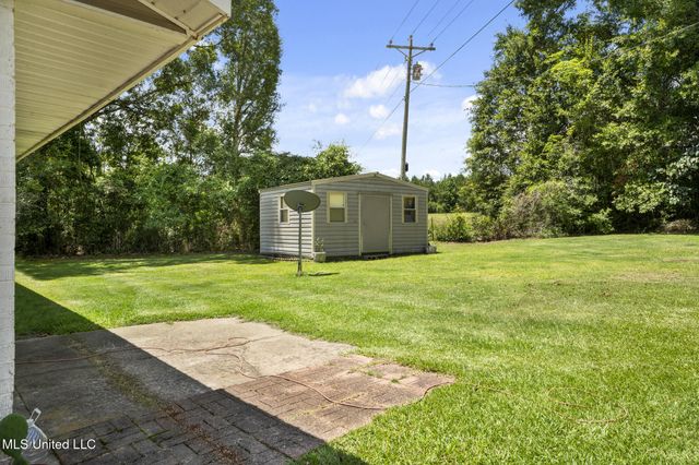 109 Charwood Drive, Poplarville, MS 39470