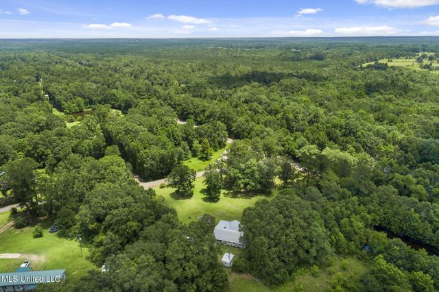 109 Charwood Drive, Poplarville, MS 39470