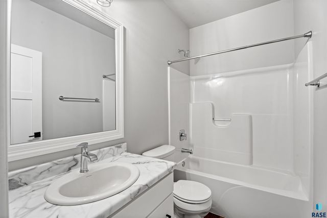 3620 E High Plains Cir Circle, Sioux Falls, SD 57108