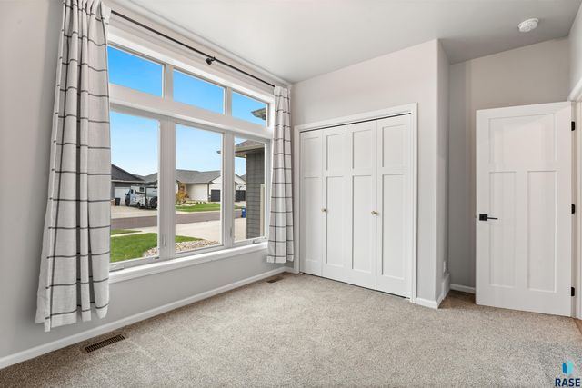 3620 E High Plains Cir Circle, Sioux Falls, SD 57108