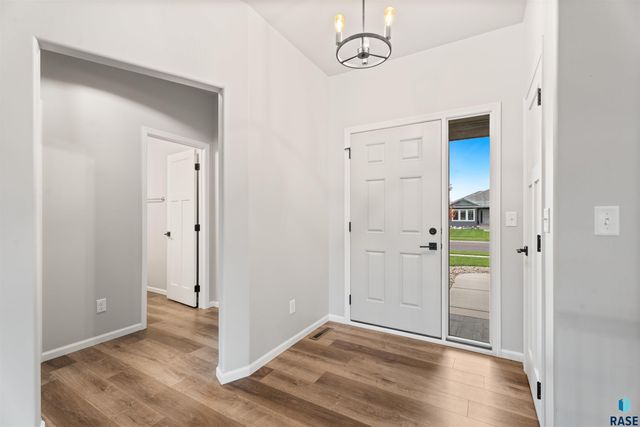 3620 E High Plains Cir Circle, Sioux Falls, SD 57108