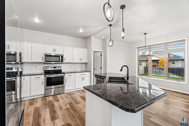 3620 E High Plains Cir Circle, Sioux Falls, SD 57108