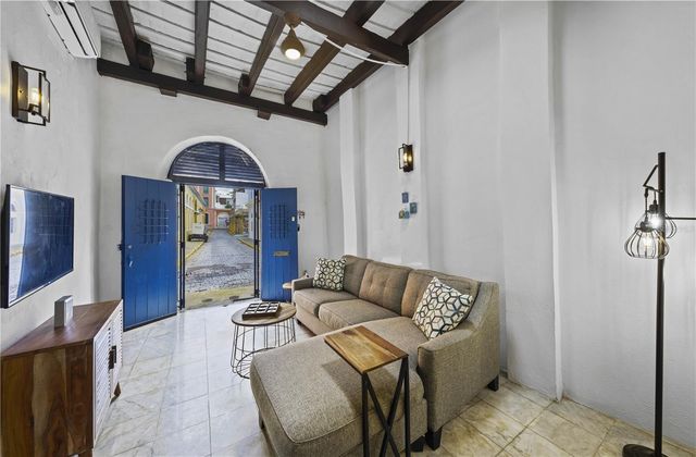 10 MCARTHUR STREET, San Juan, PR 00901