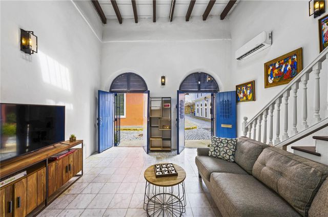 10 MCARTHUR STREET, San Juan, PR 00901