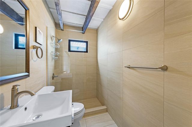 10 MCARTHUR STREET, San Juan, PR 00901