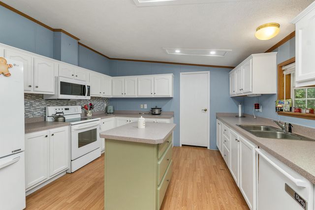 20 Lighthouse Lane, Conway, NH 03818