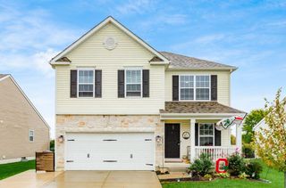 157 Chestnut Commons Drive, Commercial Point, OH 43116