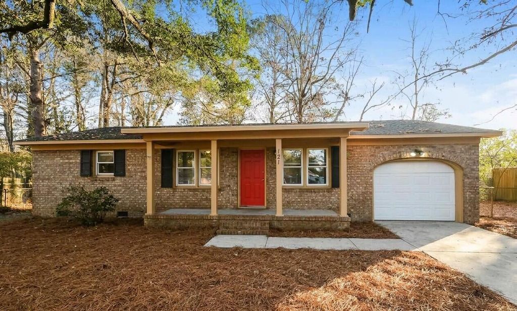 121 English Road, Summerville, SC 29483