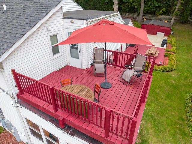 N9114 Cedar AVENUE, East Troy, WI 53120
