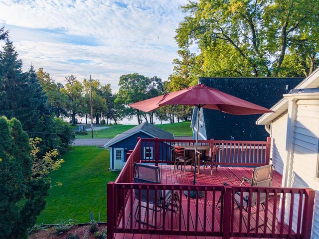 N9114 Cedar AVENUE, East Troy, WI 53120