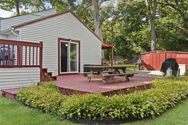 N9114 Cedar AVENUE, East Troy, WI 53120