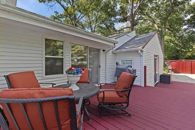 N9114 Cedar AVENUE, East Troy, WI 53120