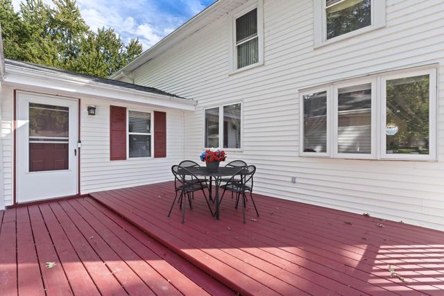 N9114 Cedar AVENUE, East Troy, WI 53120