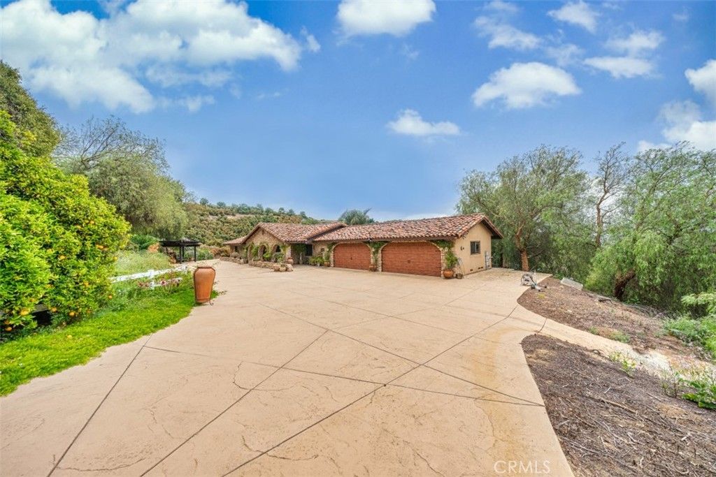 24405 Fuerte Road, Temecula, CA 92590 — exterior