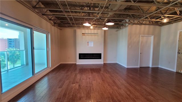 901 N Upper Broadway St 502, Corpus Christi, TX 78401