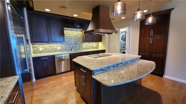 901 N Upper Broadway St 502, Corpus Christi, TX 78401