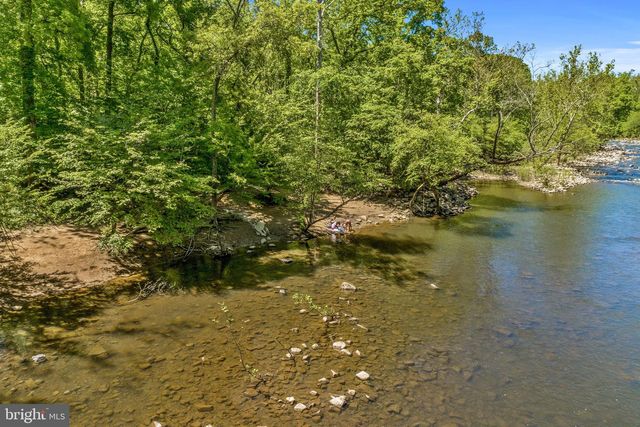 44029 RIVERPOINT DR, Leesburg, VA 20176