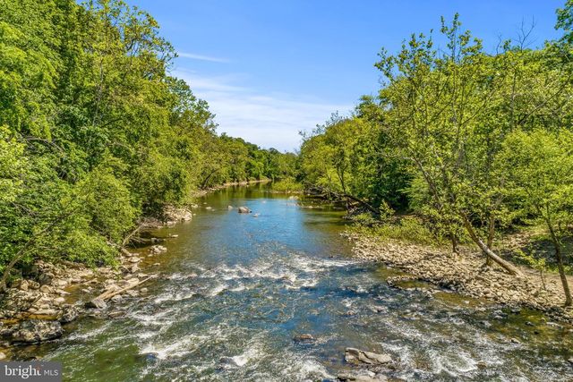 44029 RIVERPOINT DR, Leesburg, VA 20176