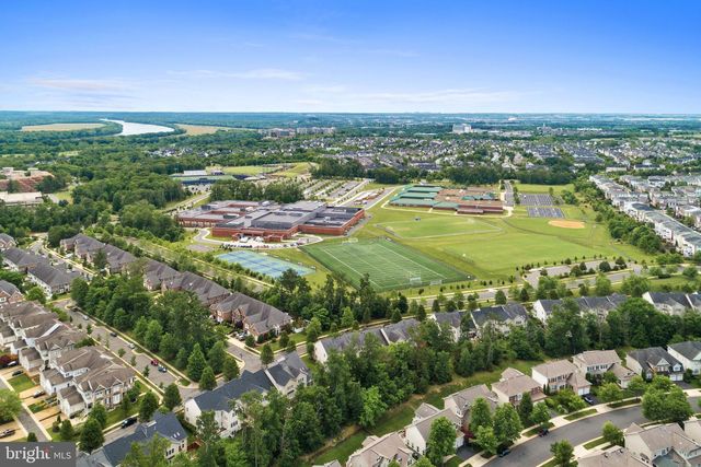 44029 RIVERPOINT DR, Leesburg, VA 20176