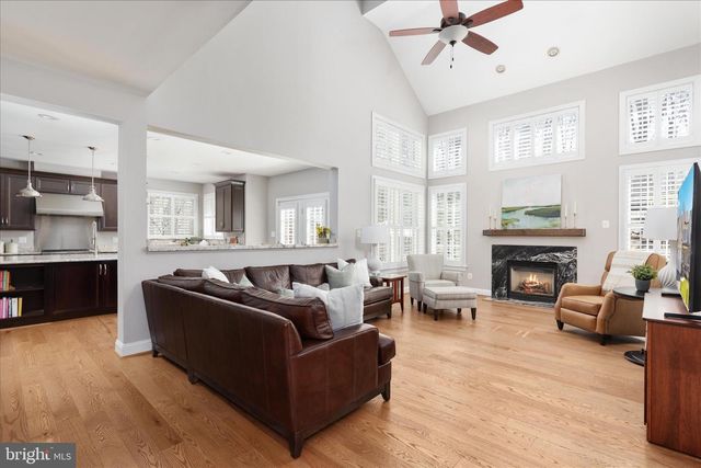 44029 RIVERPOINT DR, Leesburg, VA 20176