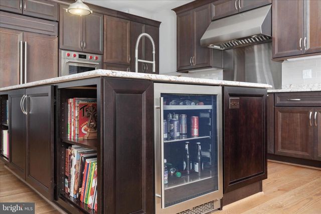 44029 RIVERPOINT DR, Leesburg, VA 20176