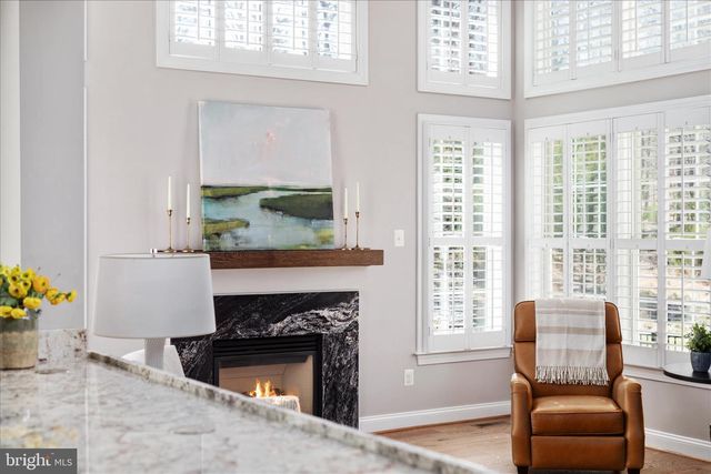 44029 RIVERPOINT DR, Leesburg, VA 20176