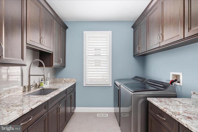 44029 RIVERPOINT DR, Leesburg, VA 20176