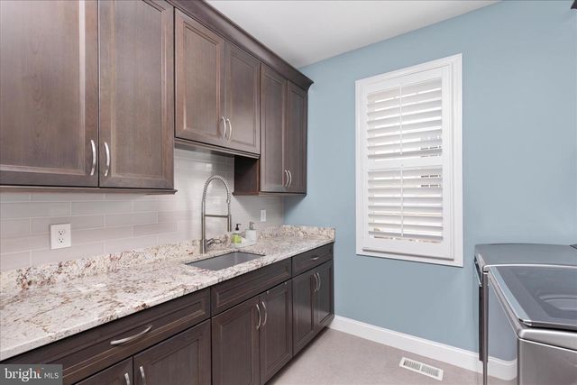 44029 RIVERPOINT DR, Leesburg, VA 20176