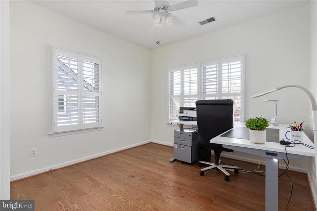 44029 RIVERPOINT DR, Leesburg, VA 20176