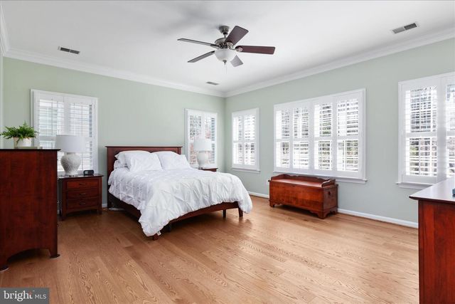 44029 RIVERPOINT DR, Leesburg, VA 20176