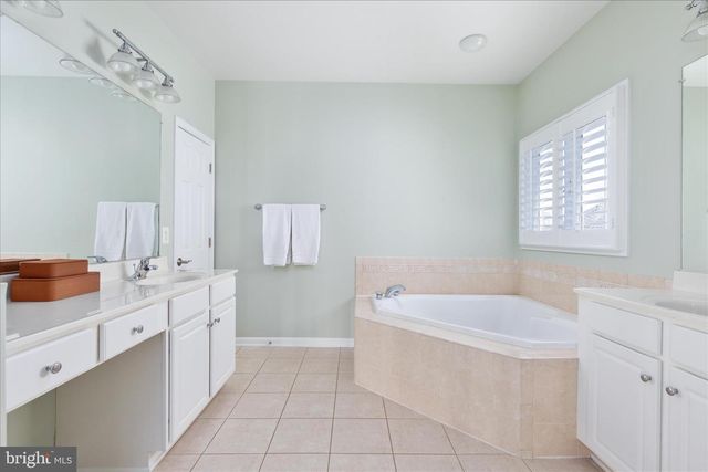 44029 RIVERPOINT DR, Leesburg, VA 20176