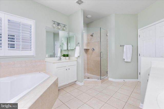 44029 RIVERPOINT DR, Leesburg, VA 20176