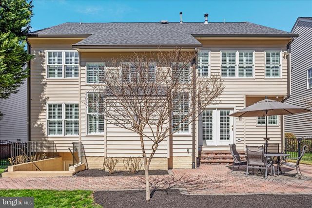 44029 RIVERPOINT DR, Leesburg, VA 20176