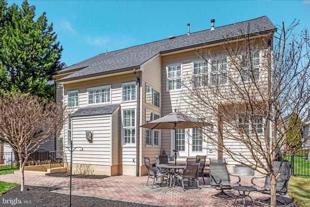 44029 RIVERPOINT DR, Leesburg, VA 20176