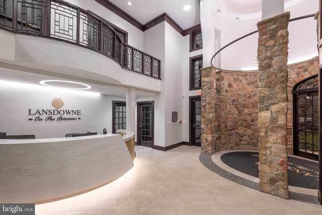 44029 RIVERPOINT DR, Leesburg, VA 20176