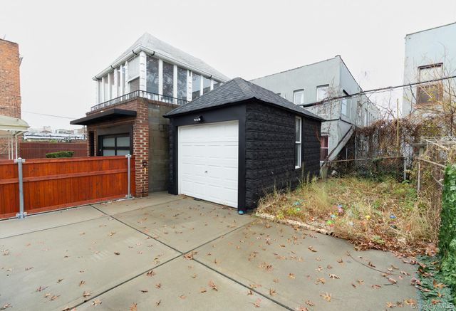 445 E 46th Street, Brooklyn, NY 11203