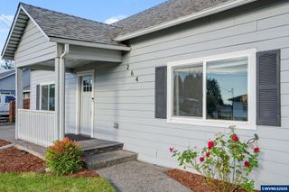 264 7th St, Lyons, OR 97358